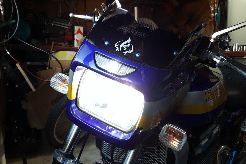 ZRX1100 松ちゃん号」(LEDヘッドライトバルブ): K'sの部屋へようこそ!